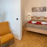 Old Town - Jungmannova Apartments